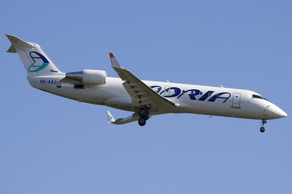 Adria Airways, S5-AAJ, Bombardier, CRJ-200, 31.08.2009, FRA, Frankfurt, Germany 

