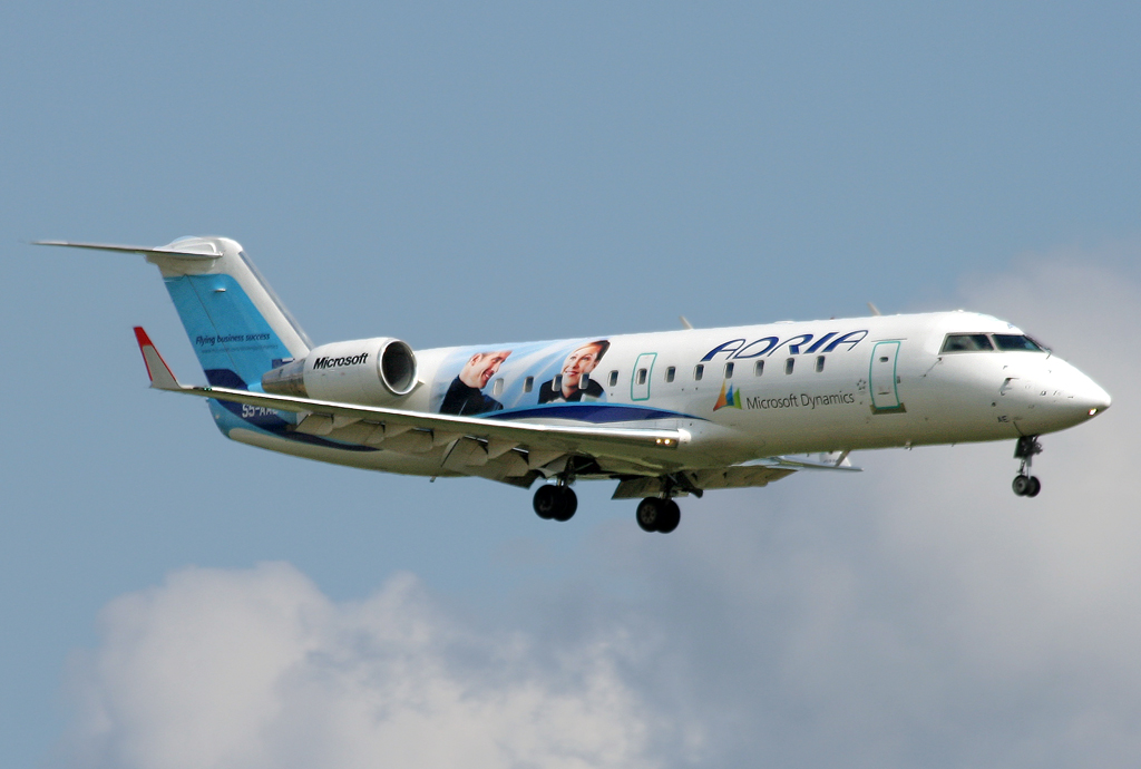 Adria Microsoft CRJ-200 S5-AAE im Anflug auf die 25L in BRU / EBBR / Brssel am 11.06.2009