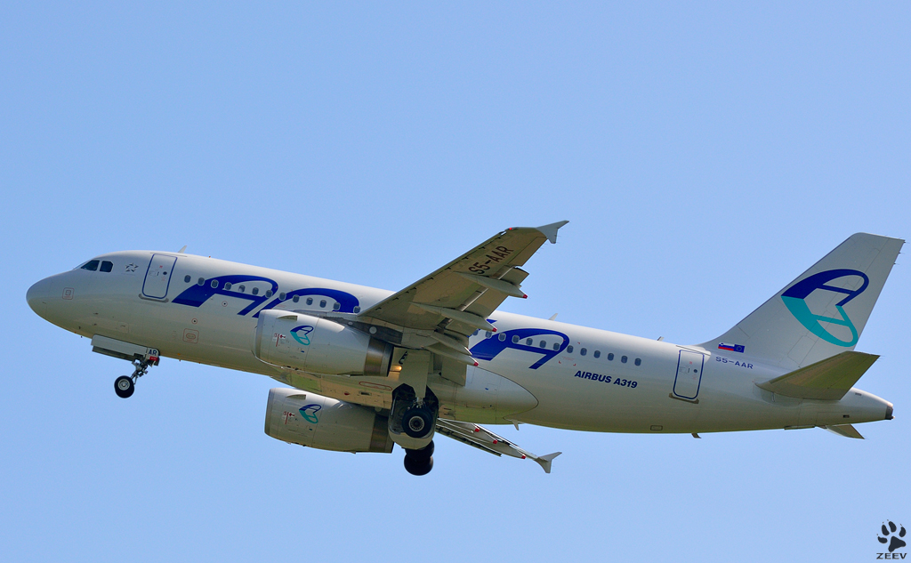 ADRIA S5-AAR, Airbus A319-132 bei Trainingsflug; Maribor Flughafen MBX. /26.4.2013