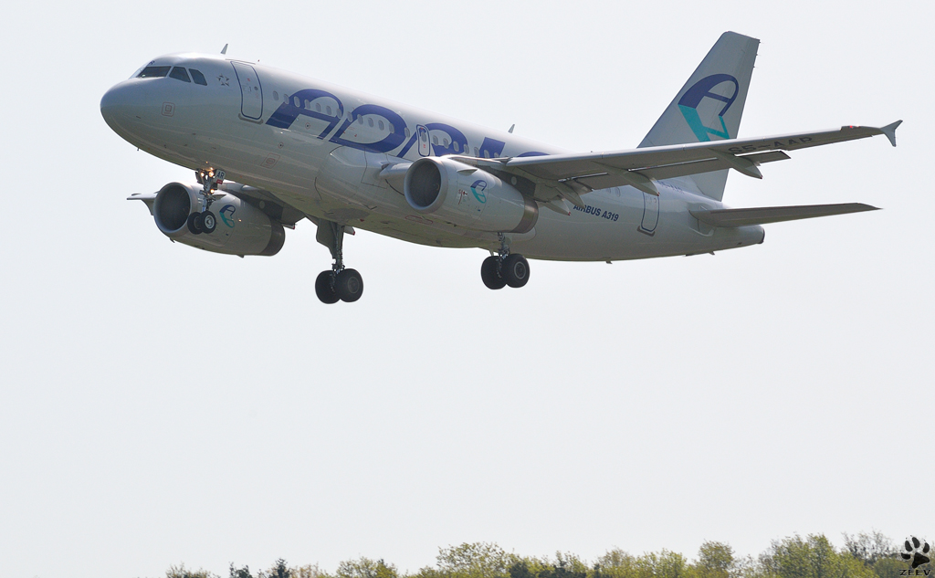 ADRIA S5-AAR, Airbus A319-132 bei Trainingsflug; Maribor Flughafen MBX. /26.4.2013