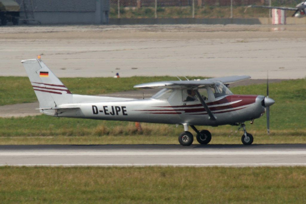 Aero Beta Flight Training, D-EJPE, Cessna, 152, 05.09.2012, STR-EDDS, Stuttgart, Germany