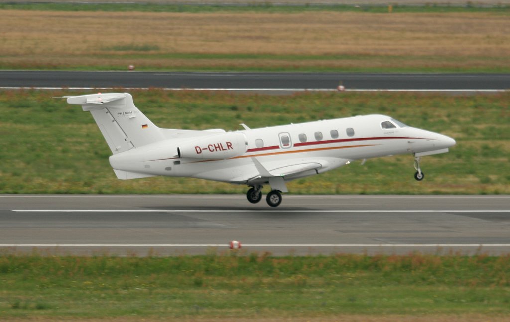 Aero Dienst Embraer 505 Phenom 300 D-CHLR beim Start in Berlin-Tegel am 03.07.2012