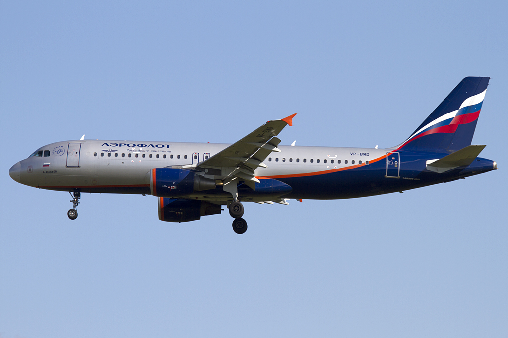 Aeroflot, VP-BWD, Airbus, A320-214, 28.08.2010, CDG, Paris, France 



