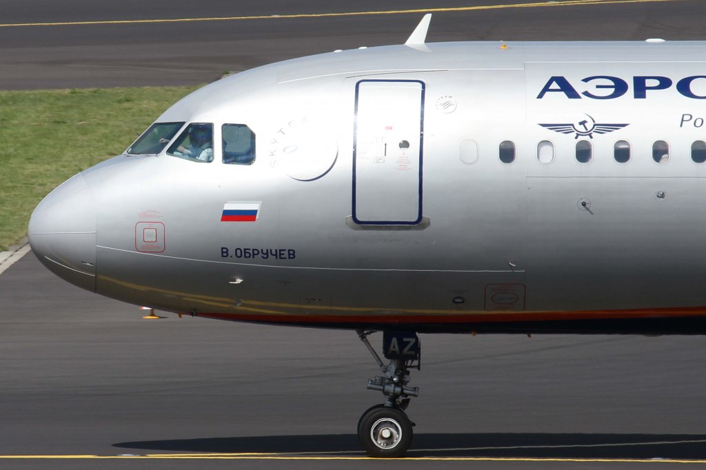 Aeroflot, VQ-BAZ  V.Obruchev , Airbus, A 320-200 (Bug/Nose), 11.08.2012, DUS-EDDL, Dsseldorf, Germany 