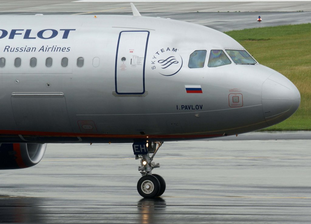 Aeroflot, VQ-BEH, Airbus A 320-200  I. Pavlov  (Bug/Nose), 20.06.2011, DUS-EDDL, Dsseldorf, Germany 

