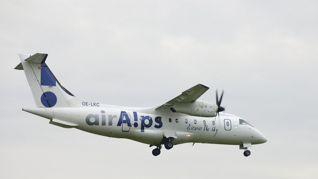 Air alps im Anflug auf den Flughafen Zrich am 15.04.2010