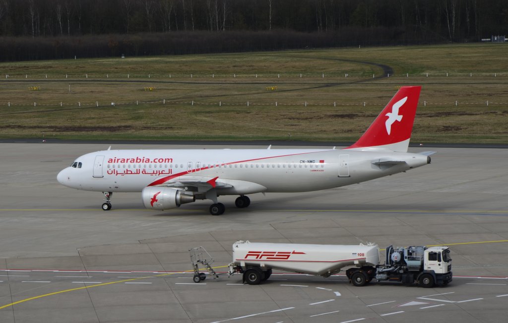 Air Arabia, Airbus A320, CN-NMG auf dem Flughafen Kln/Bonn am 16.04.2013