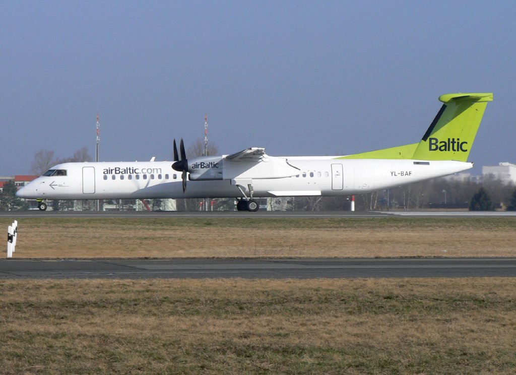 Air Baltic De Havilland Canada DHC-8-402Q YL-BAF beim Start in Berlin-Tegel am 17.03.2012