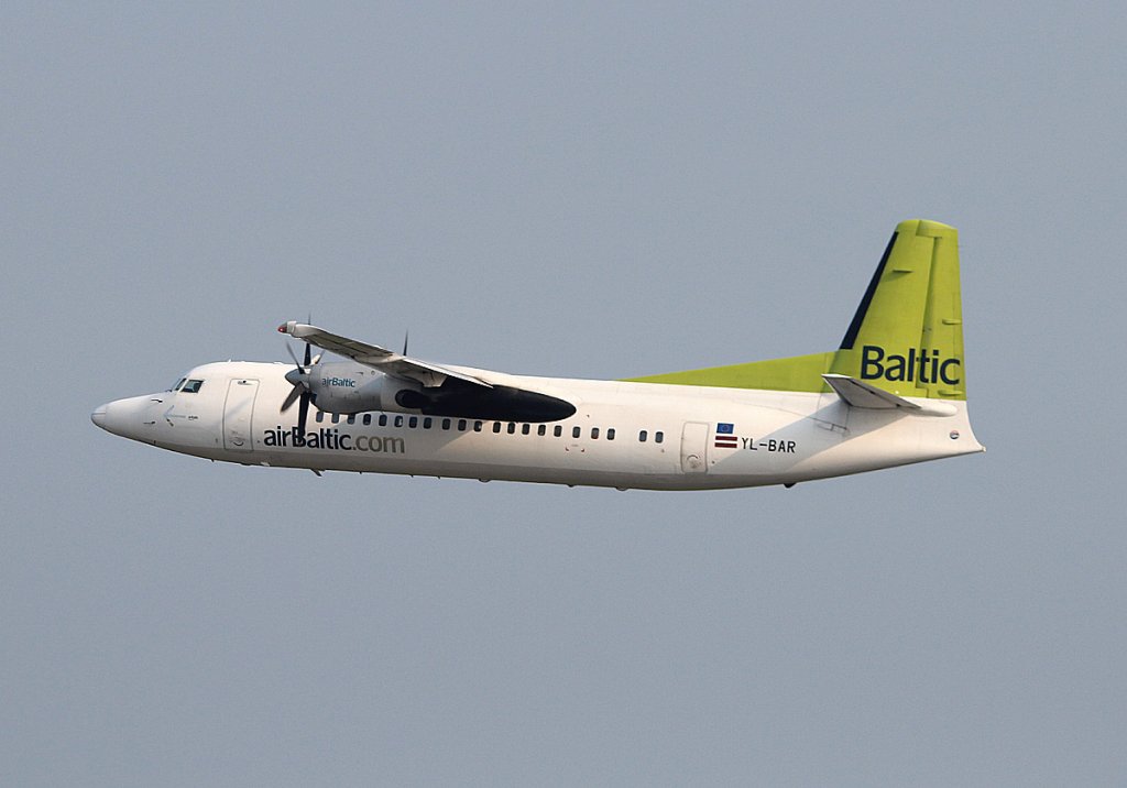 Air Baltic Fokker 50 YL-BAR beim Start in Berlin-Tegel am 22.08.2012