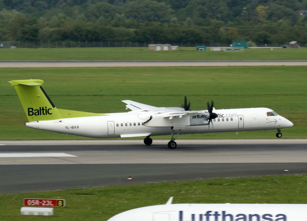 Air Baltic, YL-BAX, Bombardier DHC 8Q-400, 28.07.2011, DUS-EDDL, Düsseldorf, Germany 


