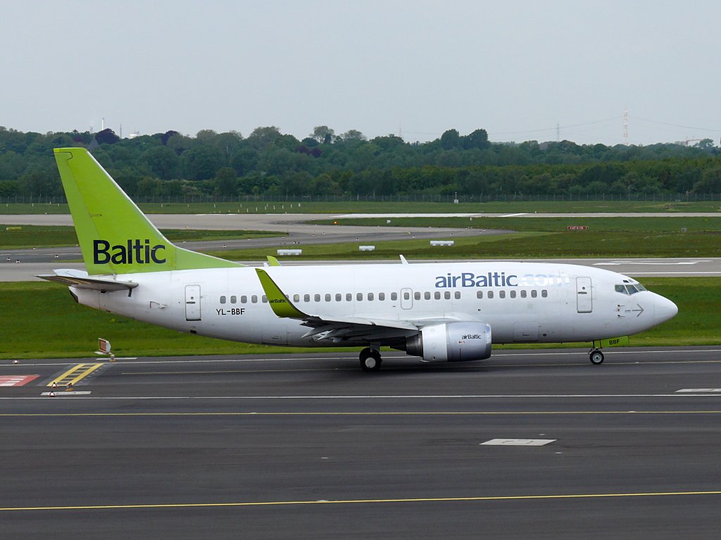 Air Baltic; YL-BBF; Boeing 737-548. Flughafen Dsseldorf. 16.05.2010.
