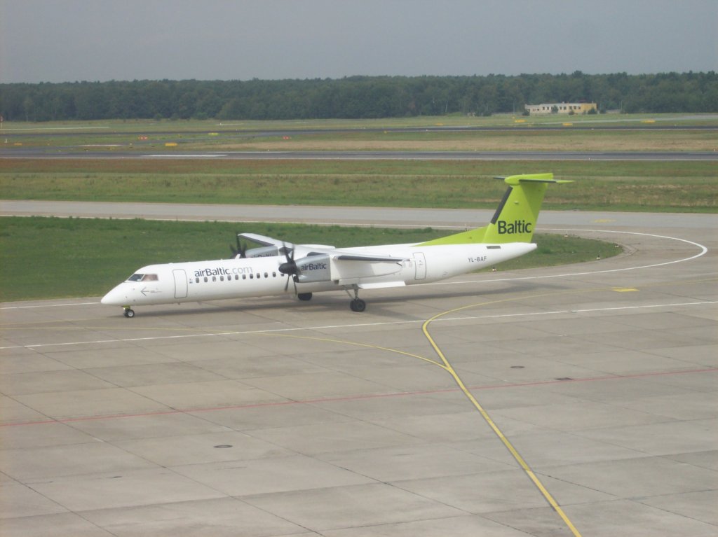 Air Baltic
Typ:Bombadier Q400
Flughafen:TXL
Kennung:YL-BAF
Datum:1.8.2011
