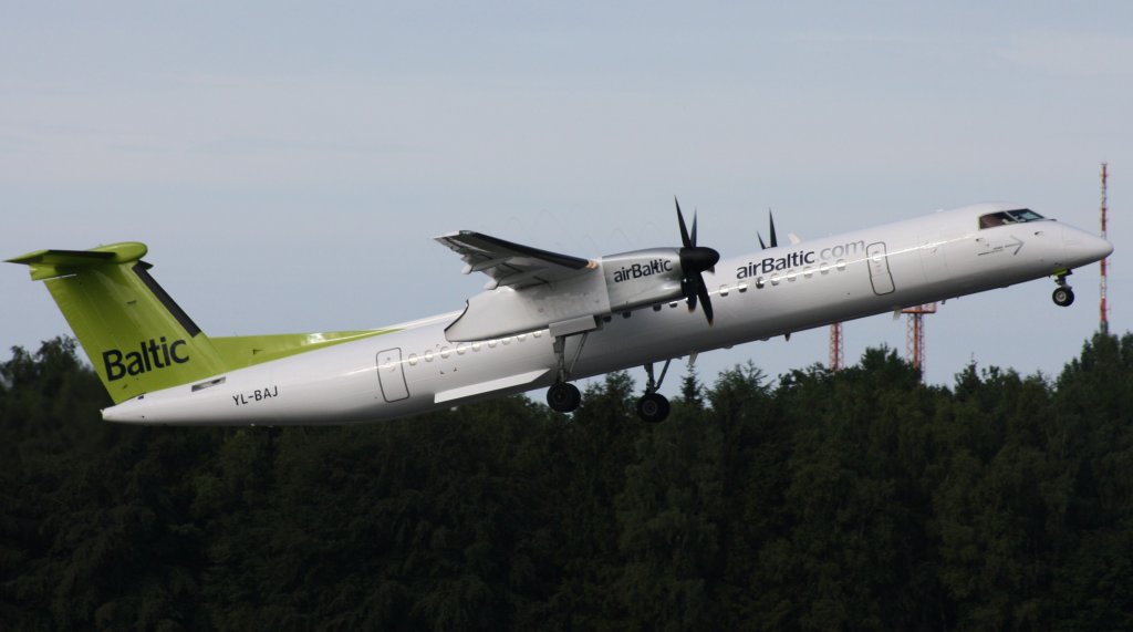 air Baltic,YL-BAJ,De Havilland Canada DHC-8-402Q,25.06.2011,HAM-EDDH,Hamburg,Germany