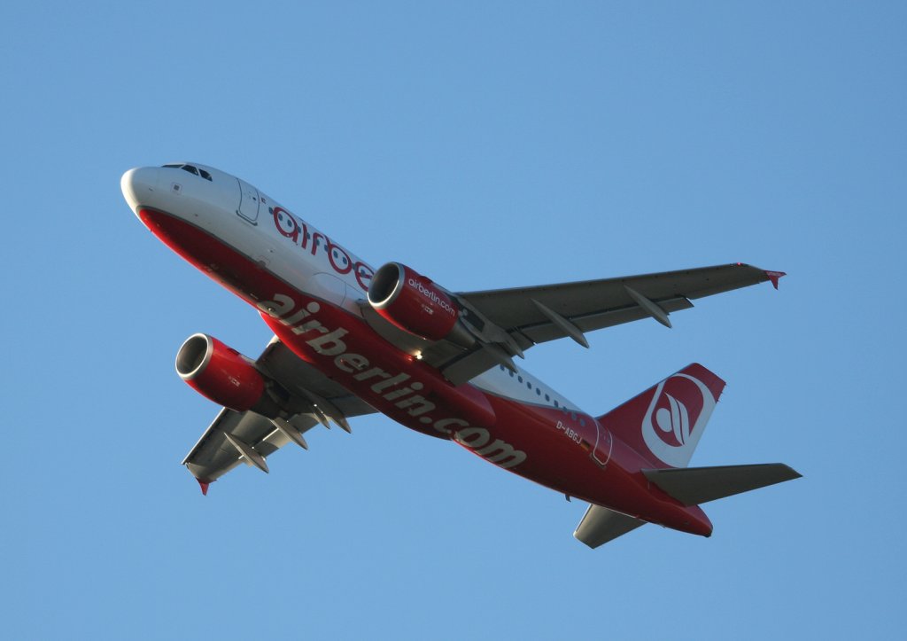 Air Berlin A 319-112 D-ABGJ beim Start in Berlin-Tegel am 12.02.2011