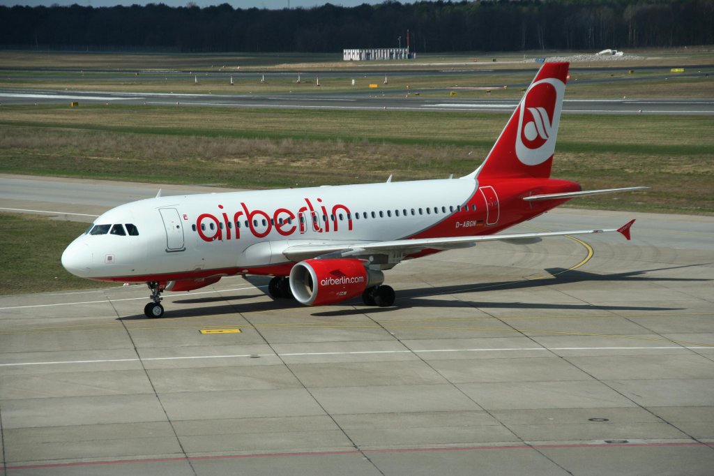 Air Berlin A 319-112 D-ABGN bei der Ankunft in Berlin-Tegel am 02.04.2010