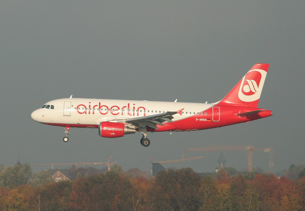 Air Berlin A 319-112 D-ABGQ kurz vor der Landung in Dsseldorf am 31.10.2011