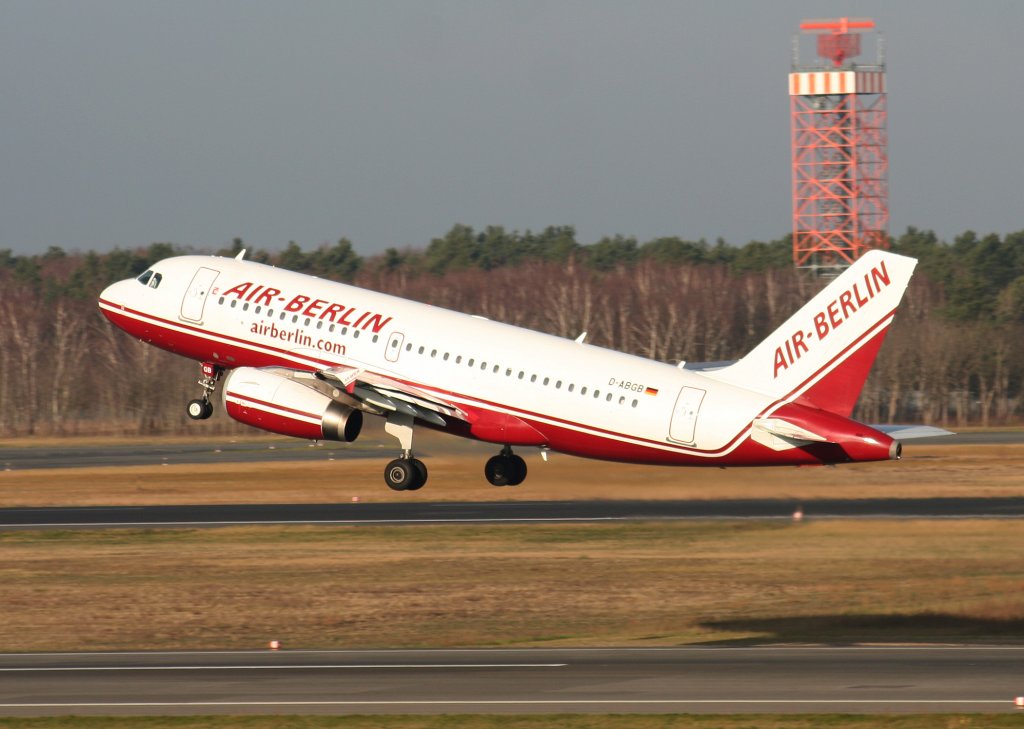 Air Berlin A 319-132 D-ABGB beim Start in Berlin-Tegel am 05.12.2009