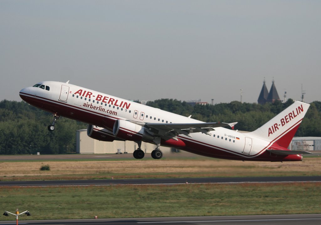 Air Berlin A 320-214 D-ABDB beim Start in Berlin-Tegel am 21.08.2010