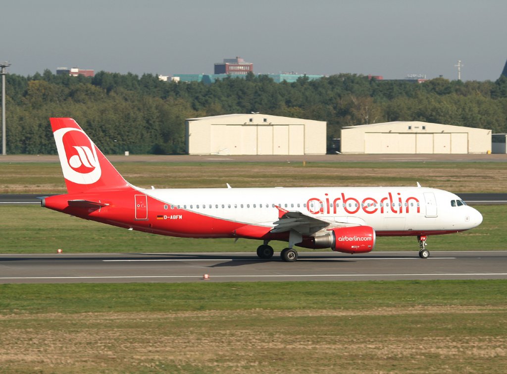Air Berlin A 320-214 D-ABFM beim Start in Berlin-Tegel am 25.09.2011