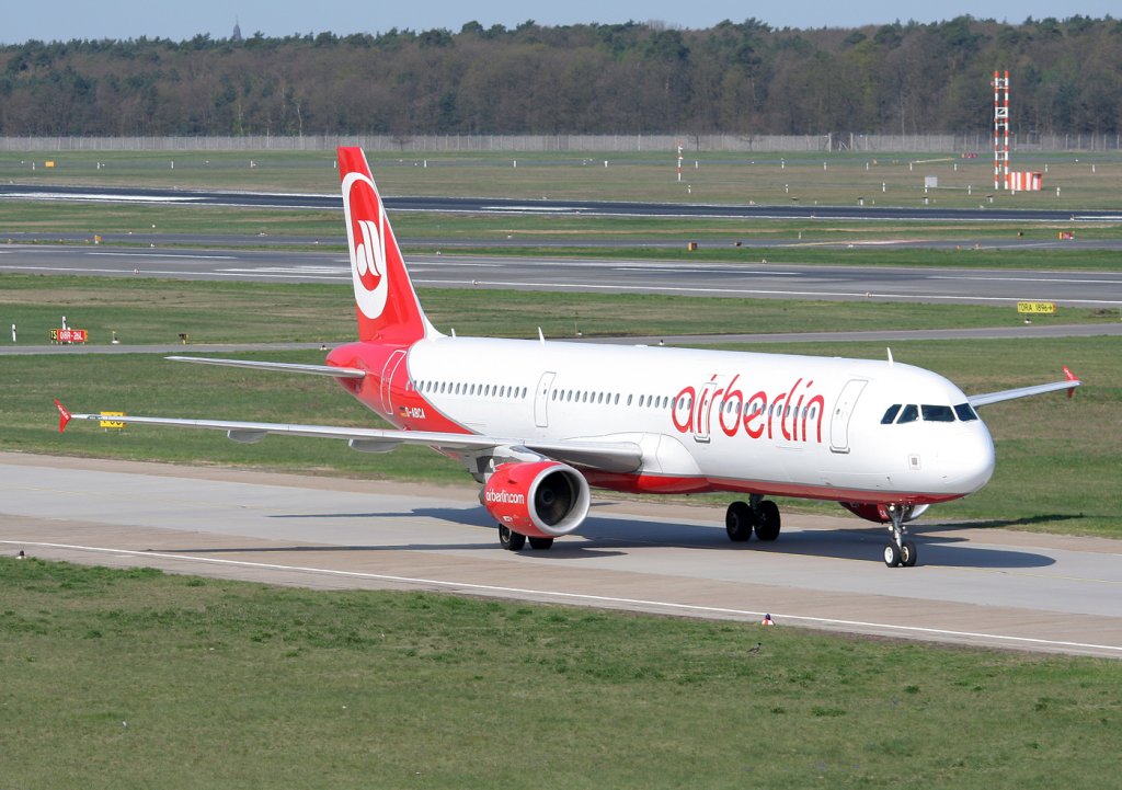 Air Berlin A 321-211 D-ABCA bei der Ankunft in Berlin-Tegel am 16.04.2011