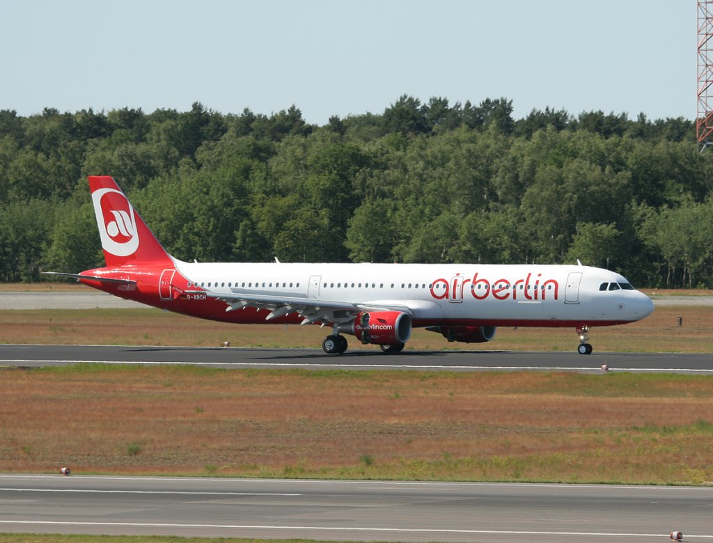 Air Berlin A 321-211 D-ABCH nach der Landung in Berlin-Tegel am 02.06.2011