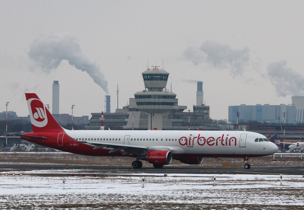 Air Berlin A 321-211 D-ABCJ kurz vor dem Start in Berlin-Tegel am 01.04.2013