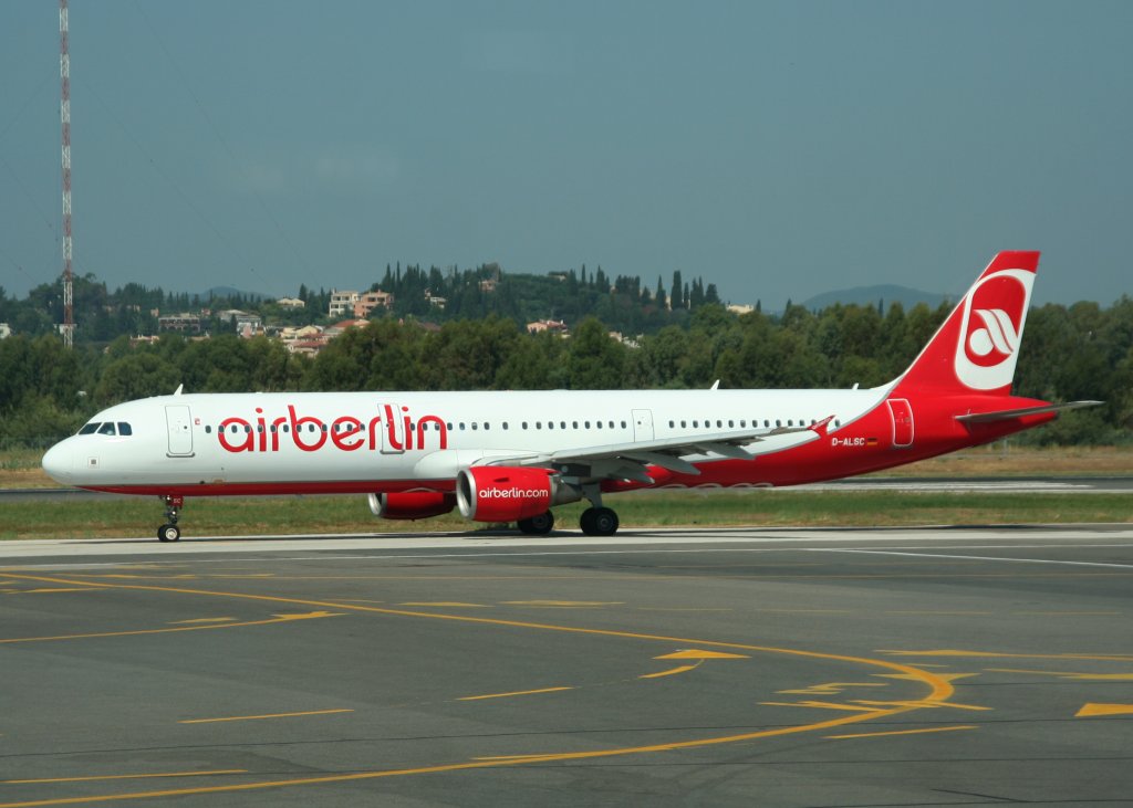 Air Berlin A 321-211 D-ALSC am 20.07.2010 auf dem Flughafen von Korfu