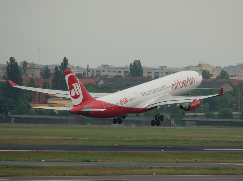 Air Berlin A 330-223 D-ALPI beim Start in Berlin-Tegel am 03.07.2012