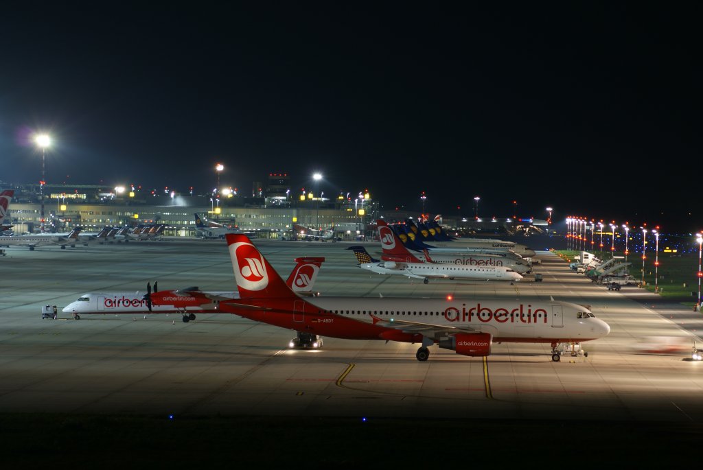 Air Berlin Airbus A319 D-ABOY am Dsseldorfer Flughafen am 05.11.2011
