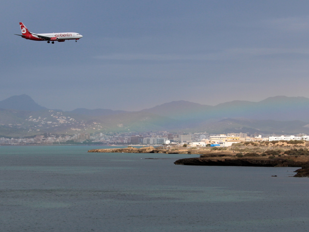 Air Berlin im Anflug auf PMI; D-ABAS; Boeing 737-86J. Flughafen Palma de Mallorca; 28.09.2012.
