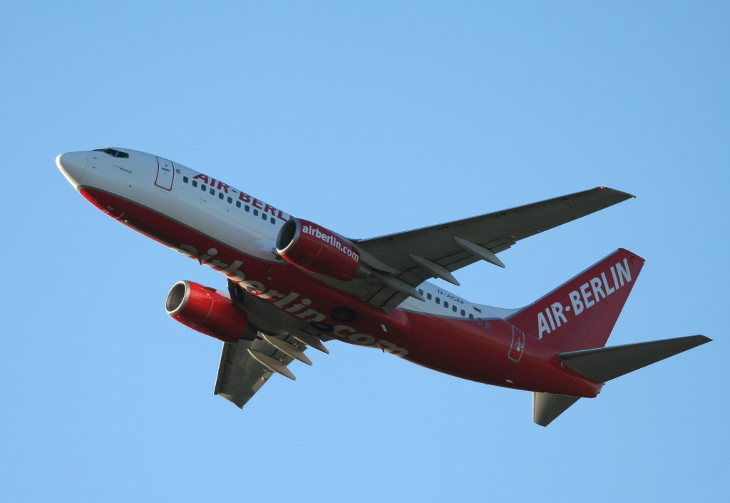 Air Berlin B 737-75B D-AGEP beim Start in Berlin-Tegel am 12.02.2011