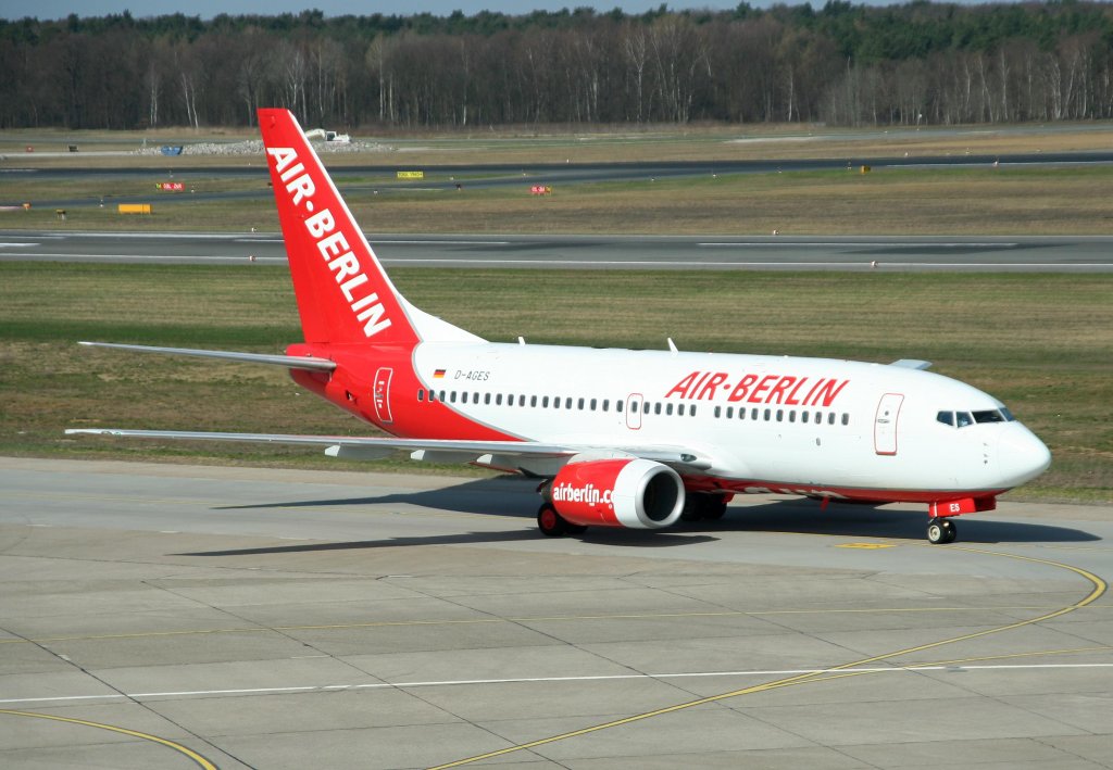 Air Berlin B 737-75B D-AGES bei der Ankunft in Berlin-Tegel am 02.04.2010