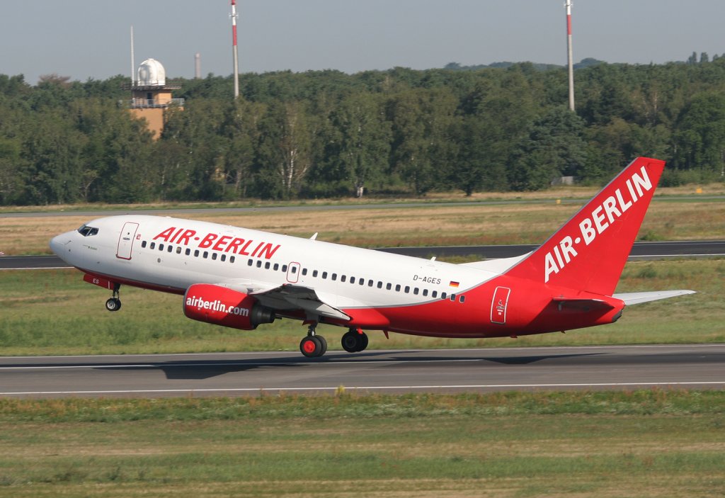 Air Berlin B 737-75B D-AGES beim Start in Berlin-Tegel am 21.08.2010