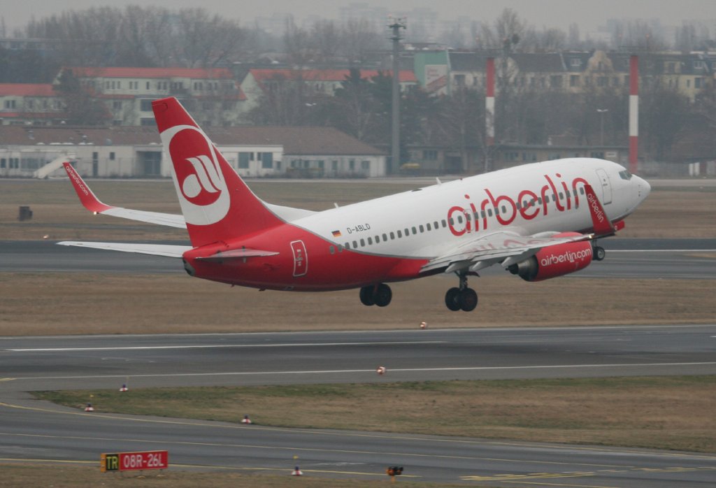 Air Berlin B 737-76J D-ABLD beim Start in Berlin-Tegel am 27.01.2012