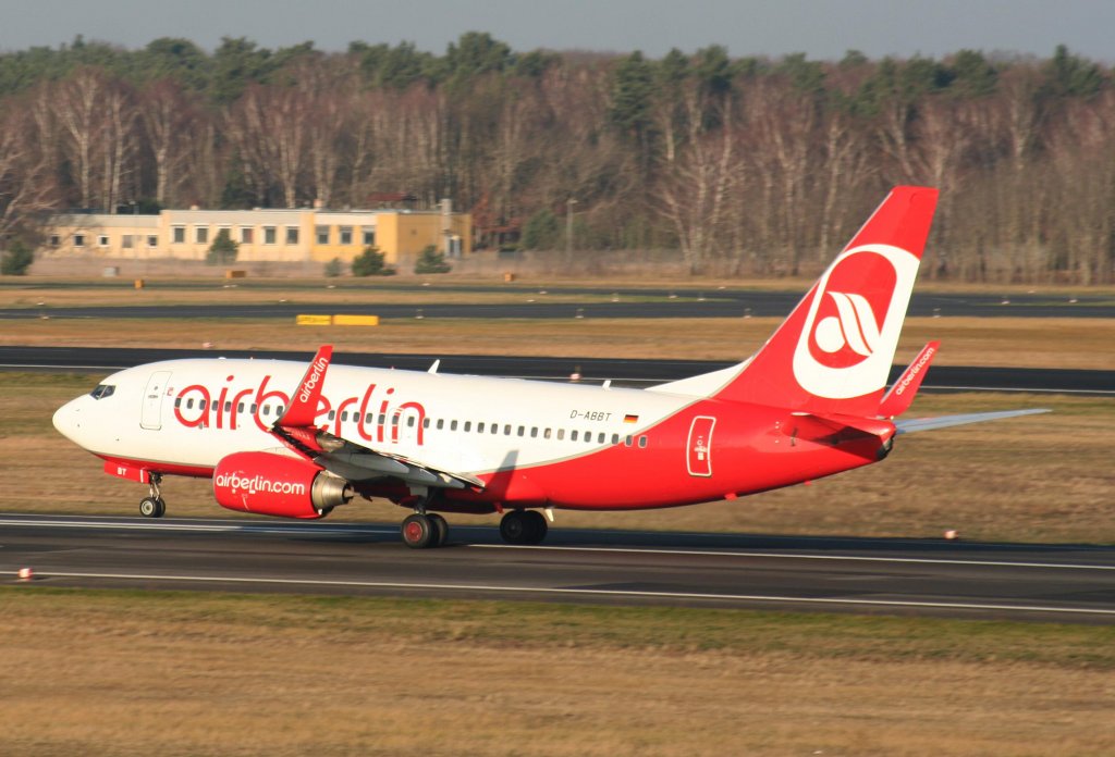 Air Berlin B 737-76N D-ABBT beim Start in Berlin-Tegel am 05.12.2009