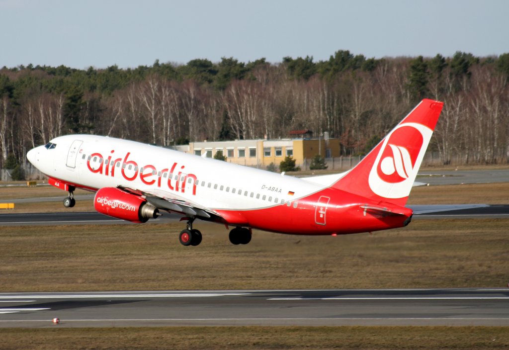 Air Berlin B 737-76Q D-ABAA beim Start in Berlin-Tegel am 27.02.2010