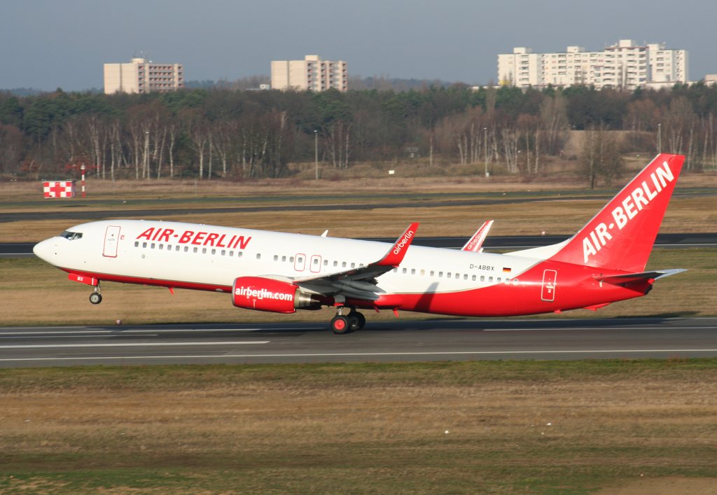Air Berlin B 737-808 D-ABBX beim Start in Berlin-Tegel am 05.12.2009