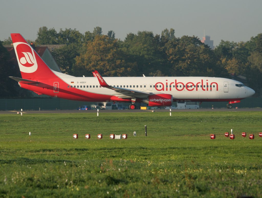 Air Berlin B 737-808 D-ABBY kurz vor dem Start in Berlin-Tegel am 24.09.2011