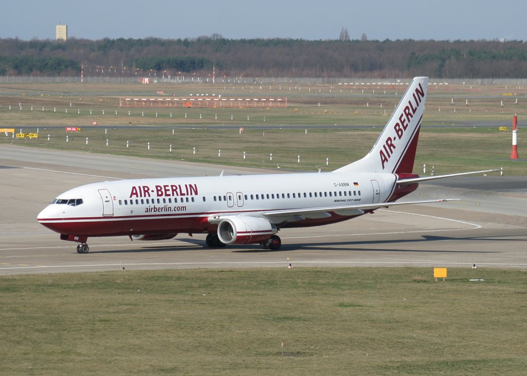 Air Berlin B 737-85F D-ABBM bei der Ankunft in Berlin-Tegel am 02.04.2010