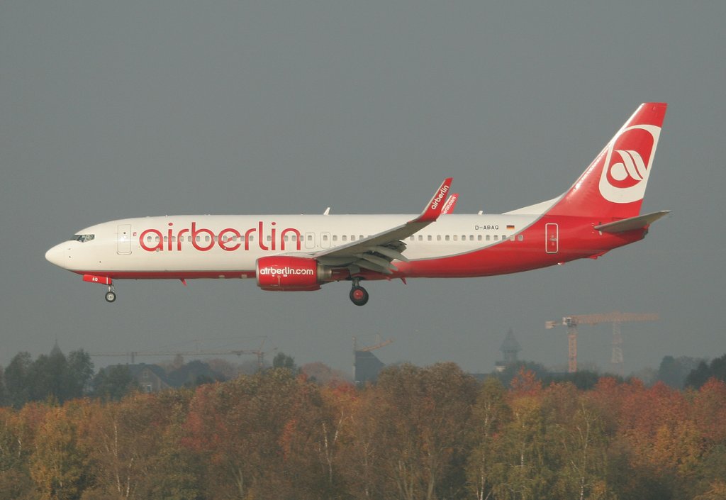 Air Berlin B 737-86J D-ABAQ kurz vor der Landung in Dsseldorf am 31.10.2011