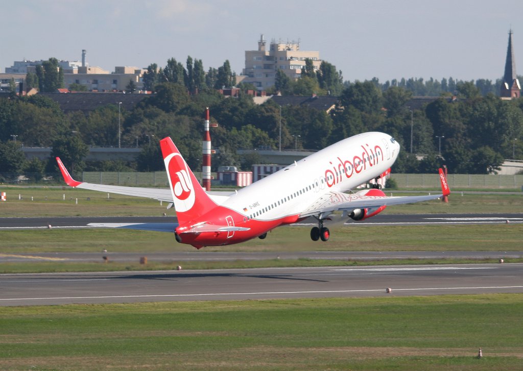 Air Berlin B 737-86J D-ABKE beim Start in Berlin-Tegel am 05.09.2010
