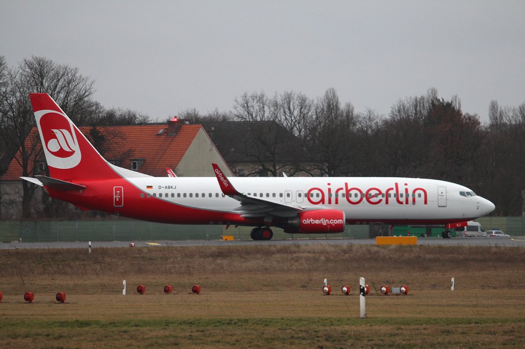 Air Berlin B 737-86J D-ABKJ kurz vor dem Start in Berlin-Tegel am 03.03.2013