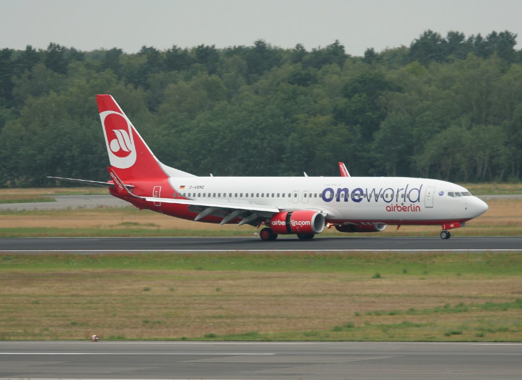Air Berlin B 737-86J D-ABME nach der Landung in Berlin-Tegel am 03.07.2012