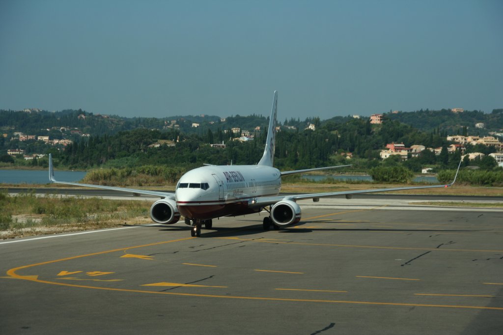 Air Berlin B 737-86J(WL) D-ABAF bei der Ankunft auf dem Flughafen Korfu am 20.07.2010