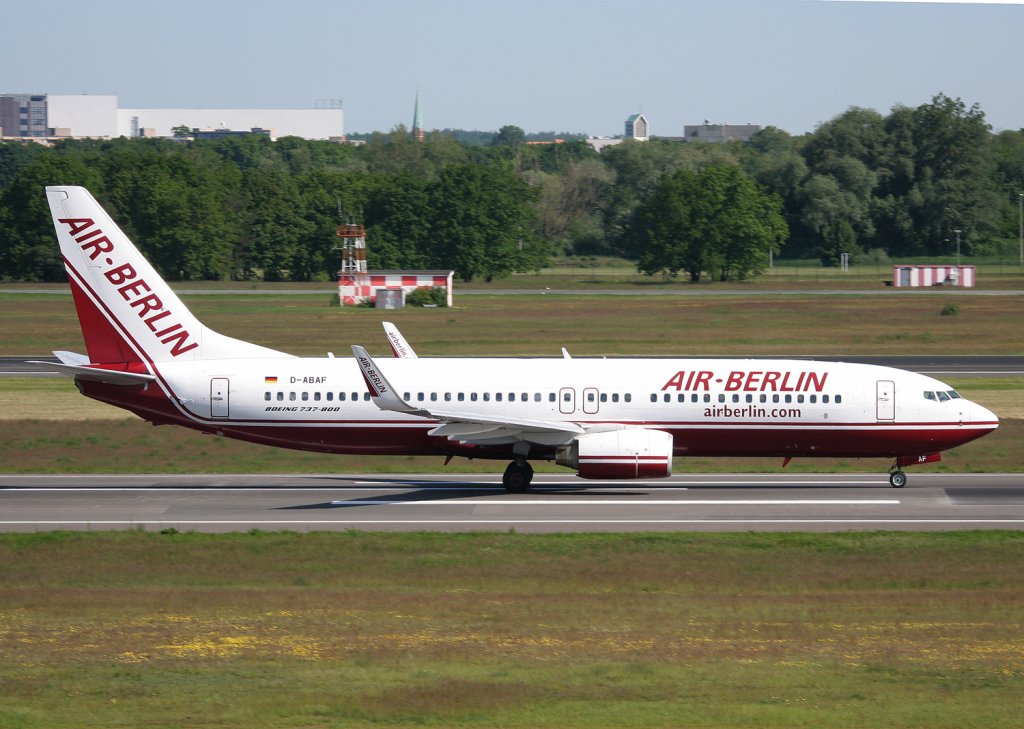 Air Berlin B 737-86J(WL) D-ABAF beim Start in Berlin-Tegel am 03.06.2010