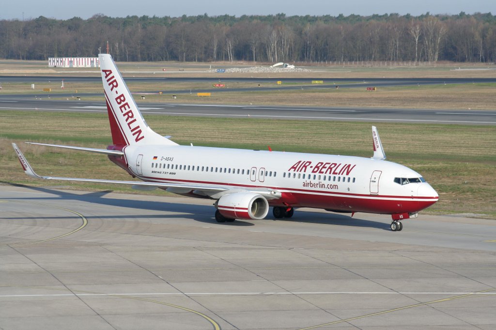 Air Berlin B 737-86J(WL) D-ABAS bei der Ankunft in Berlin-Tegel am 02.04.2010