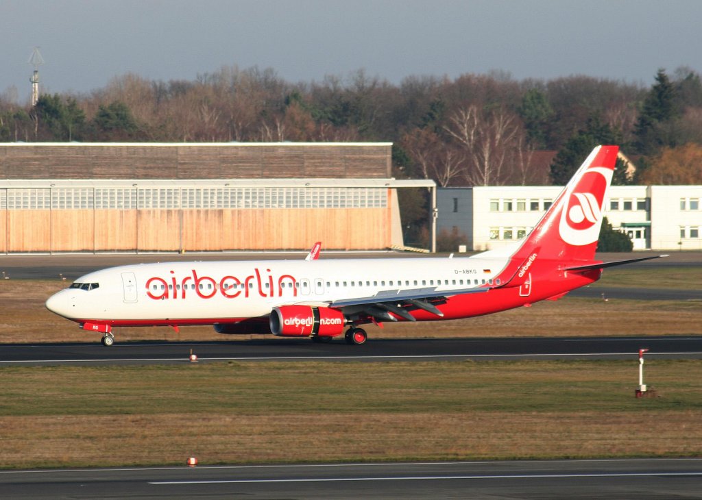Air Berlin B 737-86J(WL) D-ABKG nach der Landung vom berfhrungsflug aus Seattle in Berlin-Tegel am 05.12.2009. Die Maschine wurde am 04.12.2009 in Dienst gestellt.