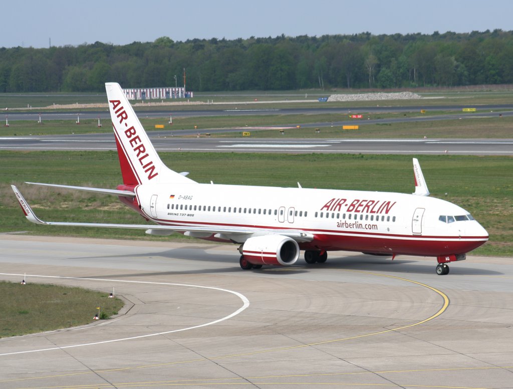 Air Berlin B 737-86J(WL)D-ABAG bei der Ankunft in Berlin-Tegel am 01.05.2010