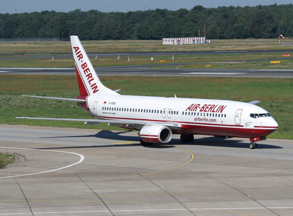 Air Berlin B 737-8Q8 D-ABBU bei der Ankunft in Berlin-Tegel am 21.08.2010