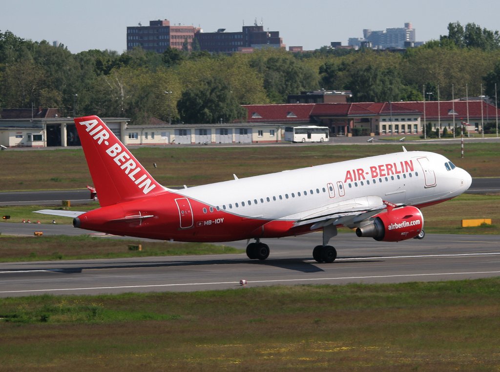 Air Berlin (Belair) A 319-112 HB-IOY beim Start in Berlin-Tegel am 03.06.2010